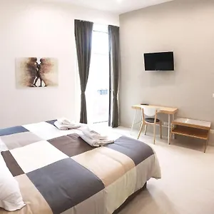 Dante Apartment